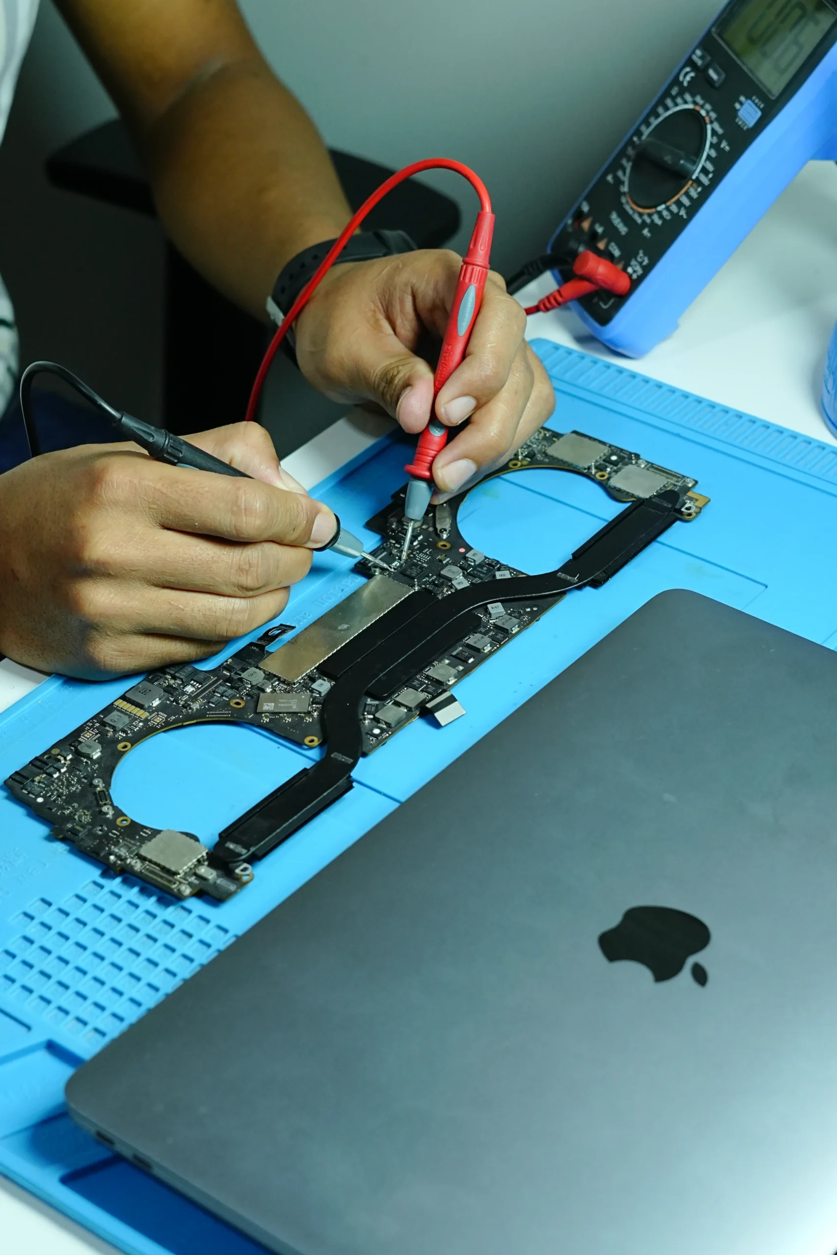 Best MacBook Repair Shop in Al Nuaimiya 2, Ajman – Why Locals Trust Milaaj