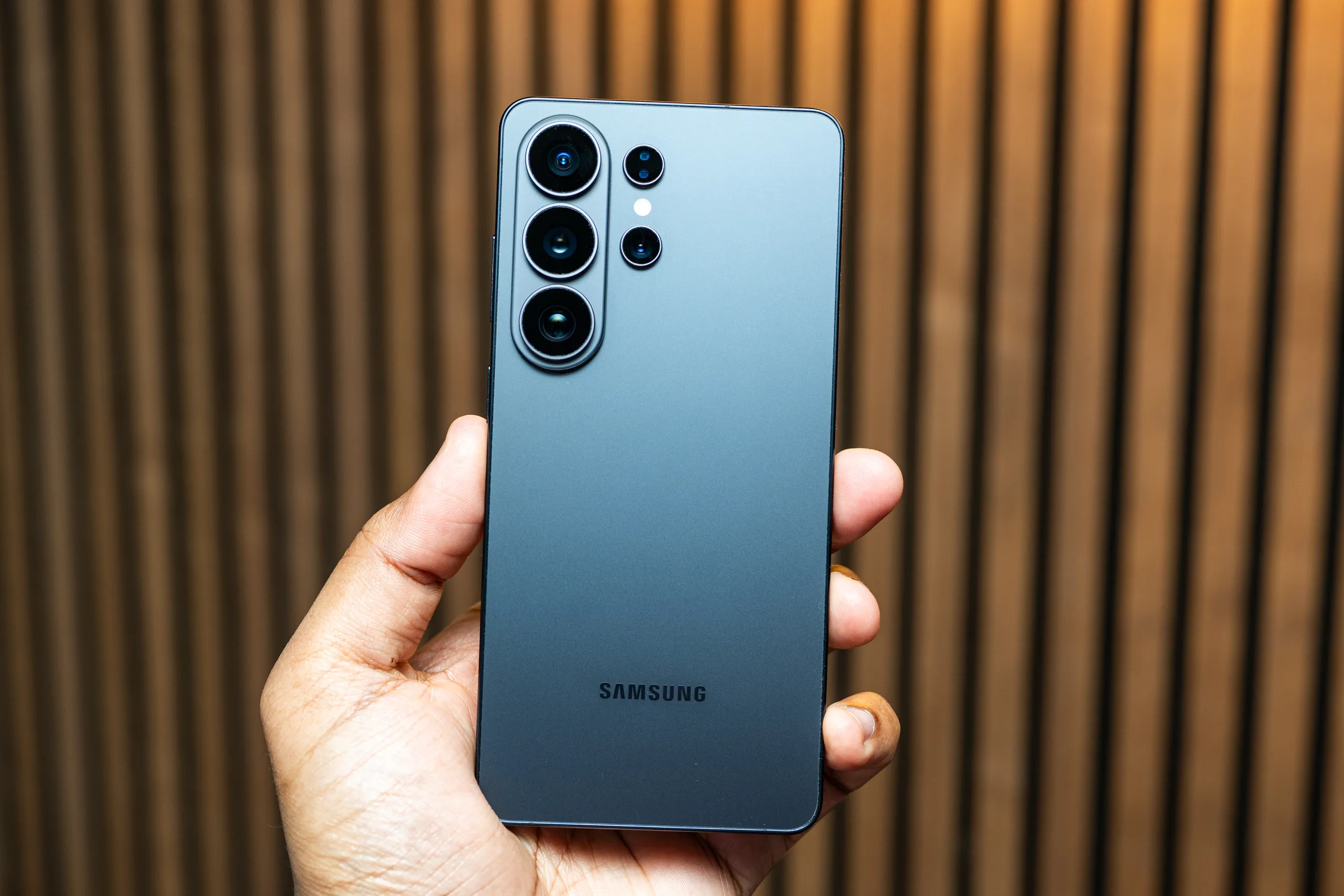 Is Your Galaxy S26 Camera Blurry? 2026 Recalibration Tips for AI Sensors