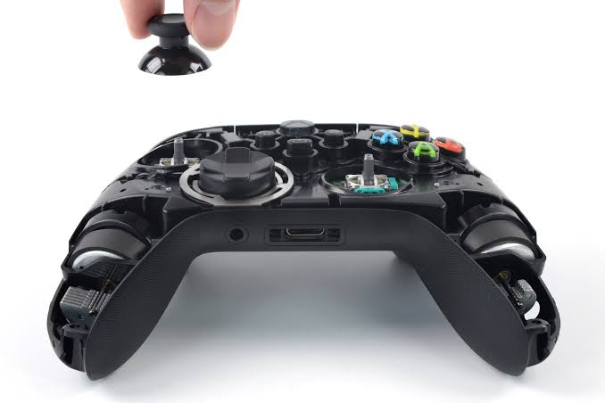 Xbox Series X Controller Hall Effect Drift: Why UAE Gamers Are Finally Upgrading and Repairing